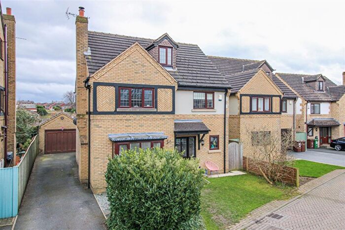 5 Bedroom Detached House For Sale In Ashwood Heights, Middlestown, Wakefield, WF4