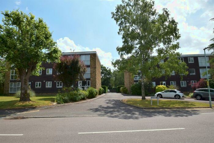 3 Bedroom Apartment To Rent In Eastbury Avenue, Northwood, HA6
