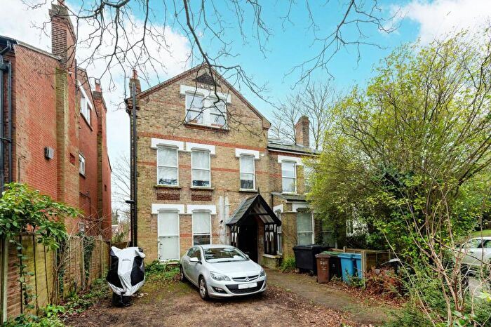3 Bedroom Flat To Rent In Border Crescent, Crystal Palace, London, SE26