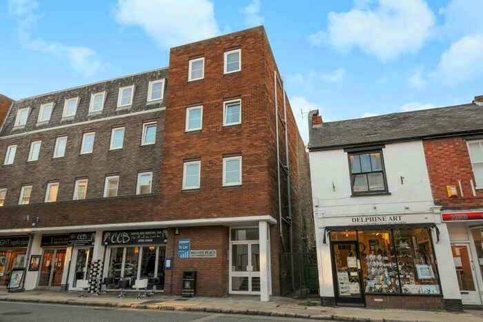 1 Bedroom Apartment To Rent In Ryecote Place, Aylesbury, HP20