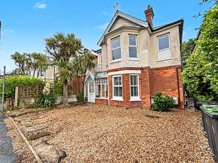 2 Bedroom Maisonette For Sale In Christchurch, BH23