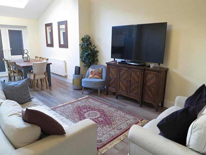 4 Bedroom End Of Terrace House To Rent In £ Pppw, See Video Tour, Braemar Road, Fallowfield, M14