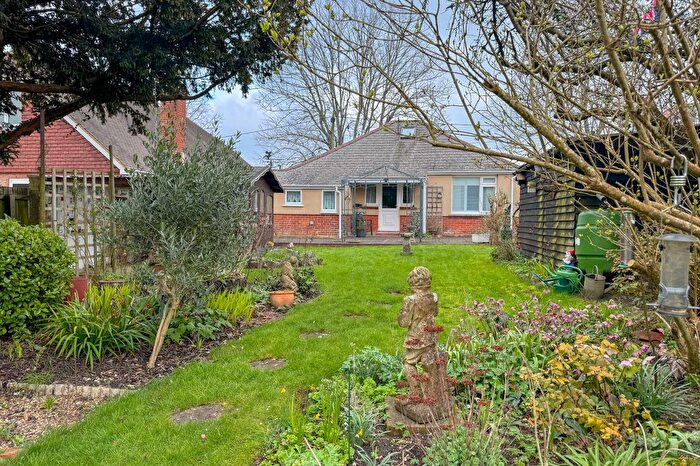 2 Bedroom Bungalow For Sale In Salisbury Road, Alresford, SO24