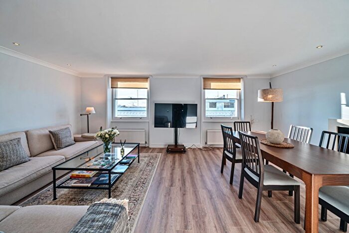 2 Bedroom Flat To Rent In Harcourt Terrace, London, SW10