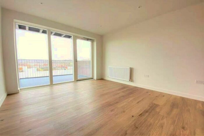 2 Bedroom Apartment To Rent In Alington House, N8