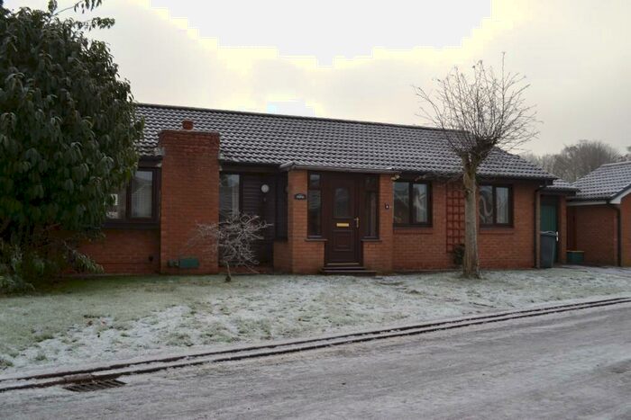 3 Bedroom Detached Bungalow To Rent In Fellway Close, Preston, Lancashire, PR5