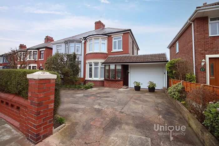 4 Bedroom Semi Detached House For Sale In Park Road, Blackpool, FY1