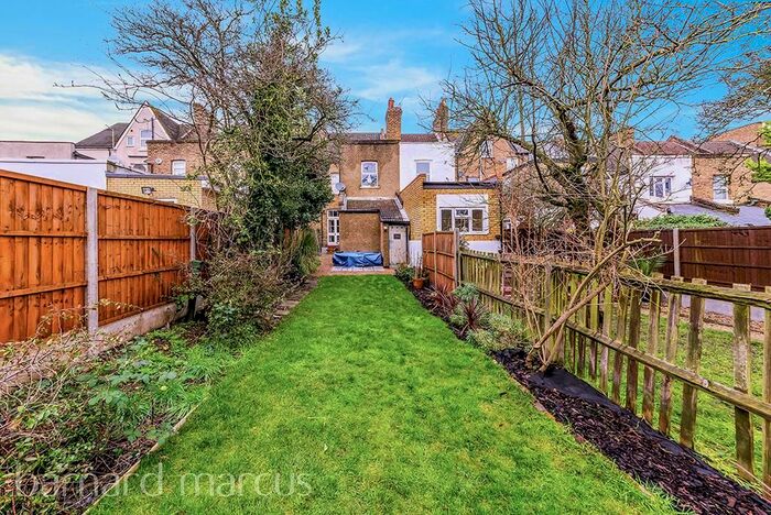 1 Bedroom Flat To Rent In Lascotts Road, Wood Green, N22