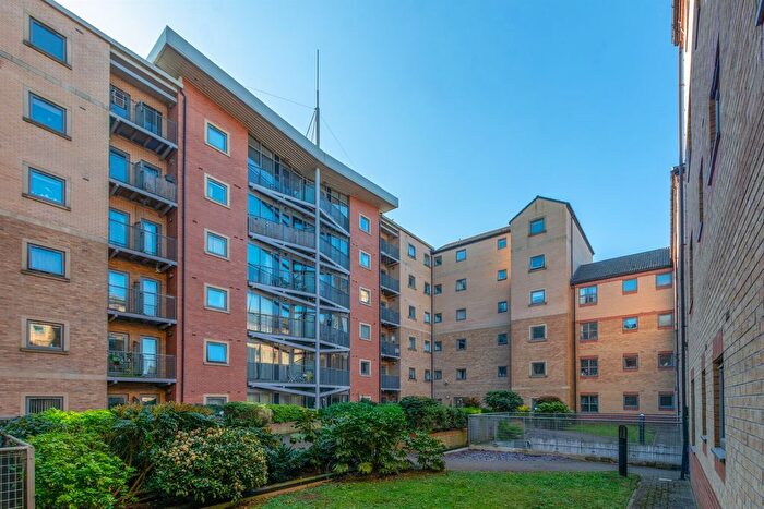 2 Bedroom Flat For Sale In Kentmere Drive, Lakeside, Doncaster, DN4