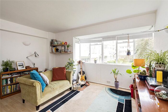 1 Bedroom Flat To Rent In Pullman Court, Streatham Hill, London, SW2