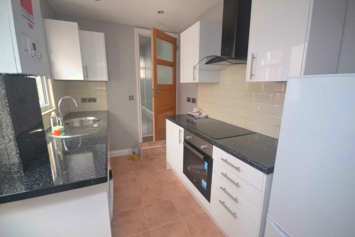 3 Bedroom Terraced House To Rent In Foxhill Road, Reading, RG1