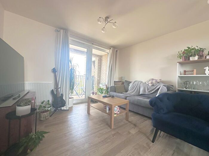 1 Bedroom Flat To Rent In Osprey Drive, Trumpington, Cambridge, CB2