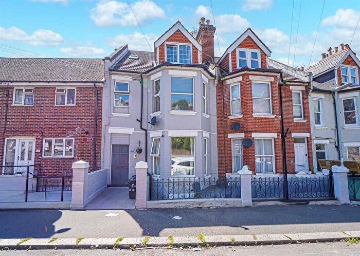 2 Bedroom Flat For Sale In Nelson Road, Hastings, TN34