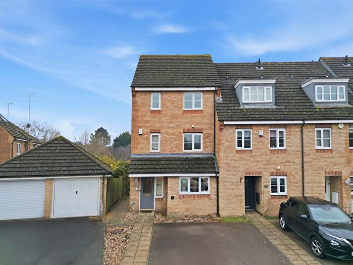4 Bedroom End Terrace House For Sale In Alconbury Close, Borehamwood, WD6