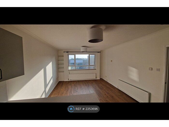 2 Bedroom Flat To Rent In Weston Lodge, Weston Super Mare, BS23