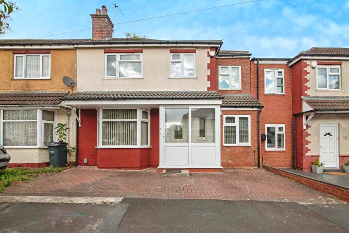 5 Bedroom Semi-Detached House For Sale In Hugh Road, Smethwick, B67