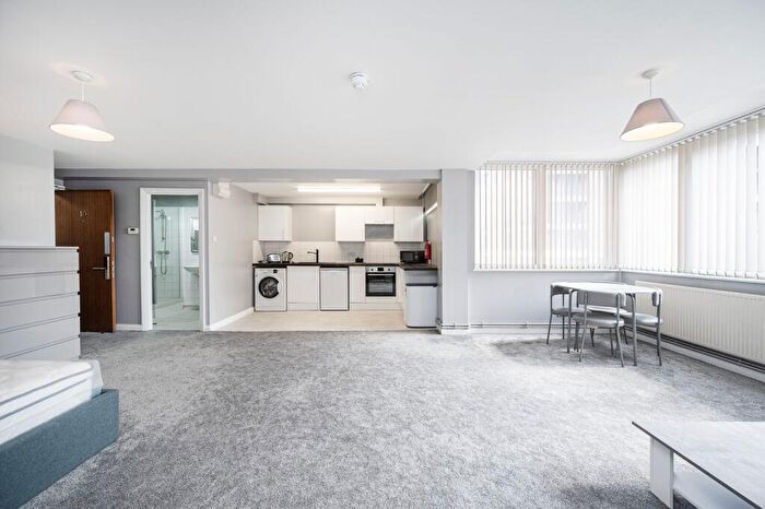 Studio To Rent In Whitechapel Road, Whitechapel, London, E1