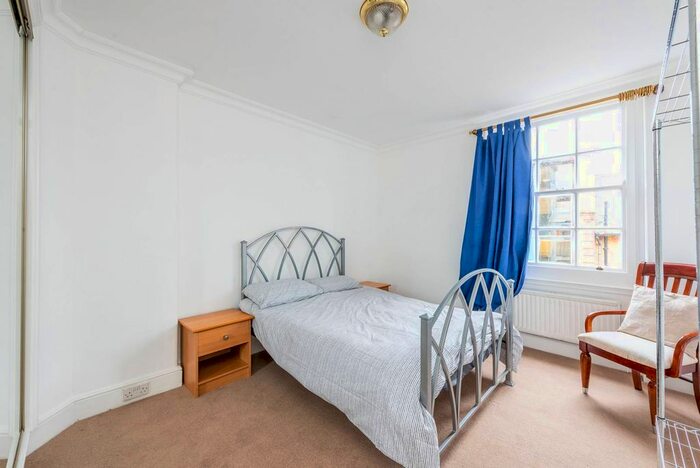 2 Bedroom Flat To Rent In Gladstone Court, Westminster, London, SW1P