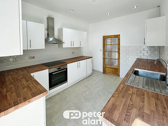 4 Bedroom House To Rent In Herne Street, Neath, SA11