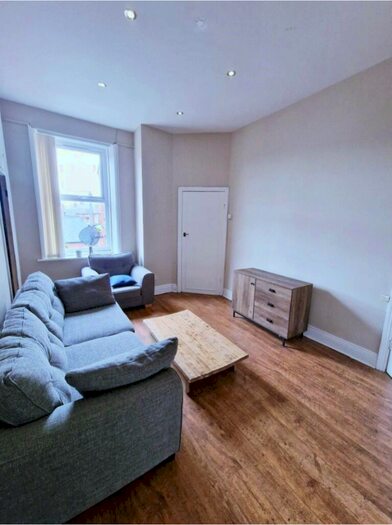 3 Bedroom Flat To Rent In Tosson Terrace, Newcastle Upon Tyne, NE6