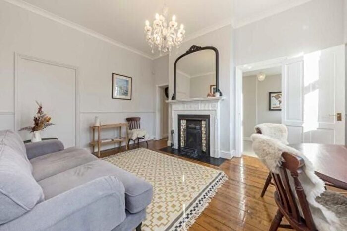 2 Bedroom Flat To Rent In Creffield Road, London, W5