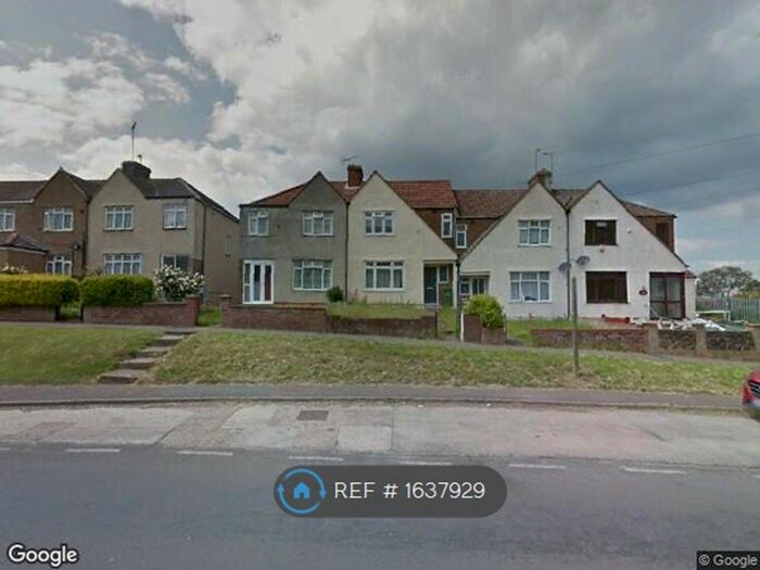 3 Bedroom Terraced House To Rent In Drayton Road, Bletchley, Milton Keynes, MK2