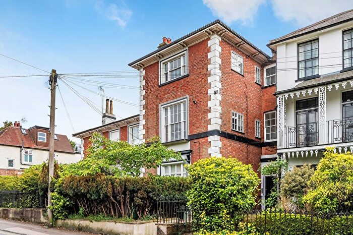 2 Bedroom Flat For Sale In Grove Hill Road, Tunbridge Wells, TN1