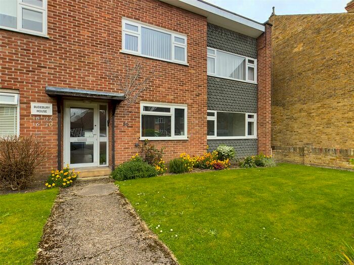 1 Bedroom Flat To Rent In Budebury House, Budebury Road, Staines-Upon-Thames, Middlesex, TW18