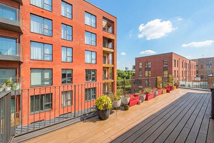 3 Bedroom Flat To Rent In Felar Walk, Colindale, London, NW9