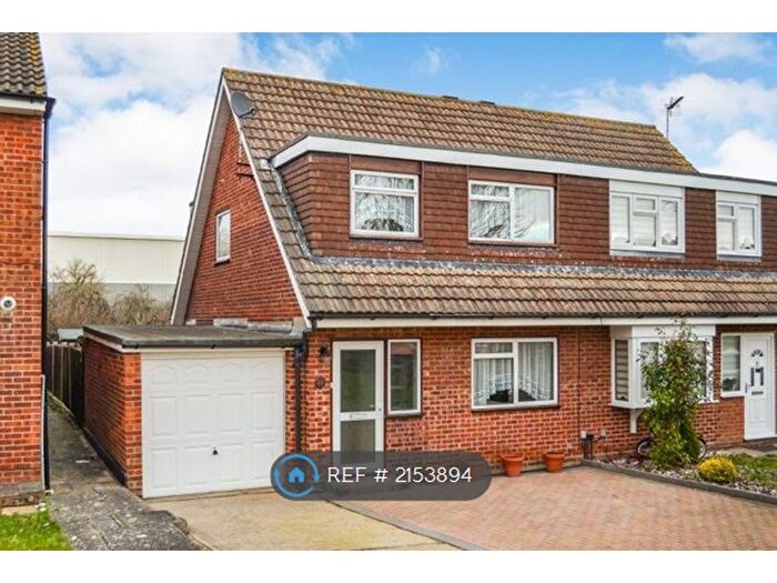 3 Bedroom Semi-Detached House To Rent In Bynghams, Harlow, CM19