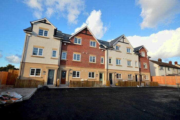 4 Bedroom Mews To Rent In Booths Hill Road, Lymm, WA13