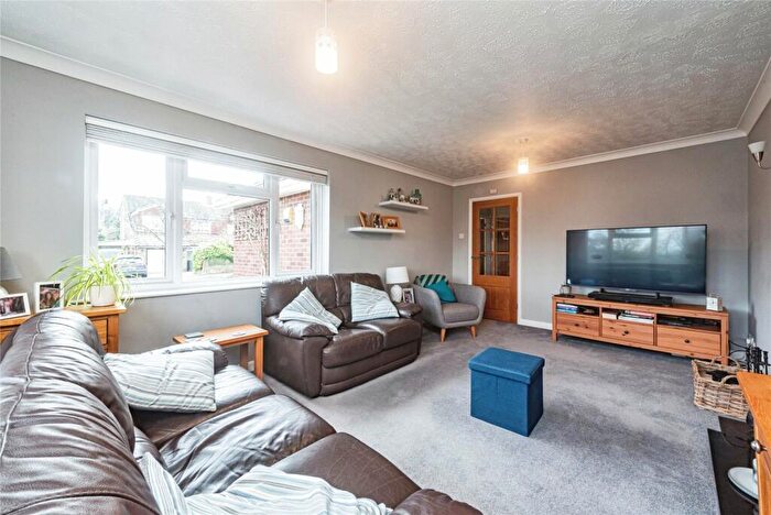 3 Bedroom Bungalow For Sale In Sheppard Road, Basingstoke, Hampshire, RG21