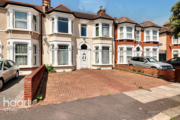 4 Bedroom Terraced House For Sale In Wellwood Road, Ilford, IG3