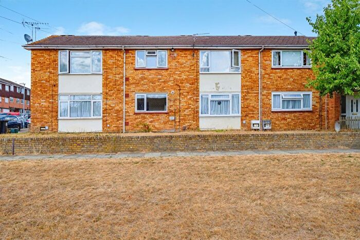 1 Bedroom Flat For Sale In Crabtree Lane, Hemel Hempstead, HP3