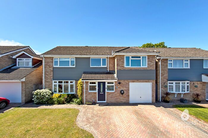 5 Bedroom Detached House For Sale In Bowyer Crescent, Wokingham, RG40