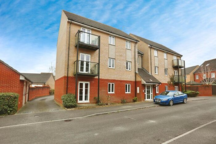 2 Bedroom Flat For Sale In Hibberd Rise, Hedge End, Southampton, SO30