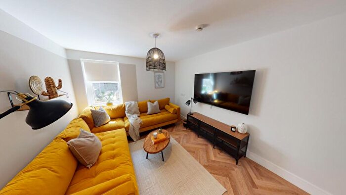 9 Bedroom House To Rent In Warwards Lane, Selly Oak, West Midlands, B29