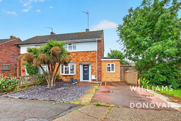 2 Bedroom Semi-Detached House For Sale In Parkfields, Thundersley, SS7