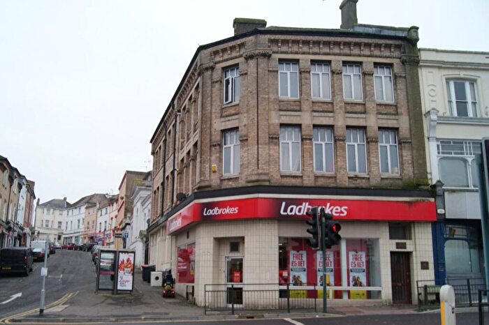 2 Bedroom Flat To Rent In Commercial Road, Triangle, BH2