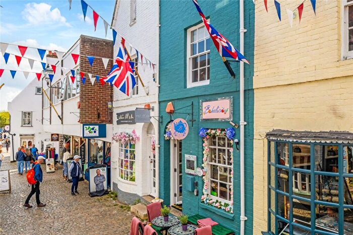 2 Bedroom House To Rent In Quay Street, Lymington, SO41