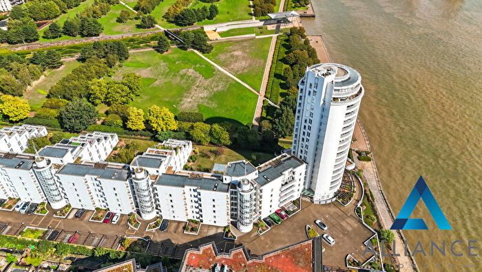 2 Bedroom Apartment For Sale In Barrier Point Road, Silvertown, London, E16