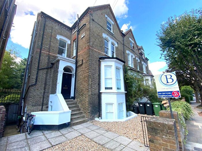 3 Bedroom Apartment To Rent In Lady Margaret Road, London, N19