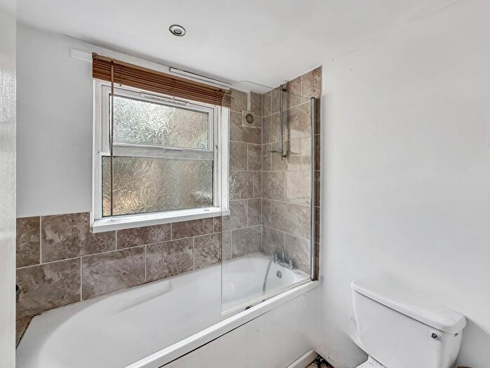 1 Bedroom Flat To Rent In Ely Road, Cardiff, CF5