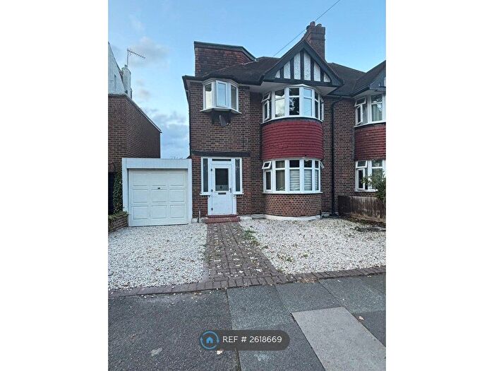 4 Bedroom Semi-detached House To Rent In West Barnes Lane, New Malden, KT3