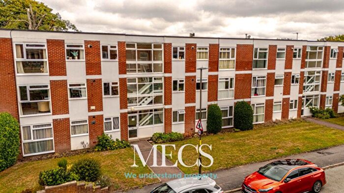 2 Bedroom Flat For Sale In Wentworth Road, Birmingham, West Midlands, B17