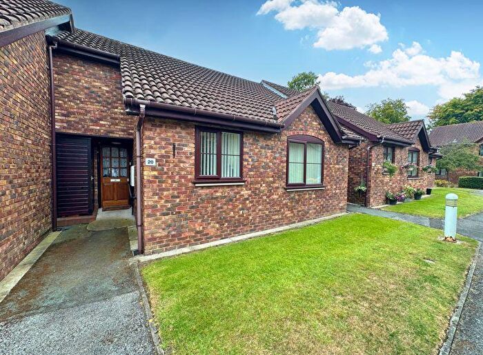 2 Bedroom Retirement Property For Sale In Brimstage Road, Heswall, Wirral, CH60