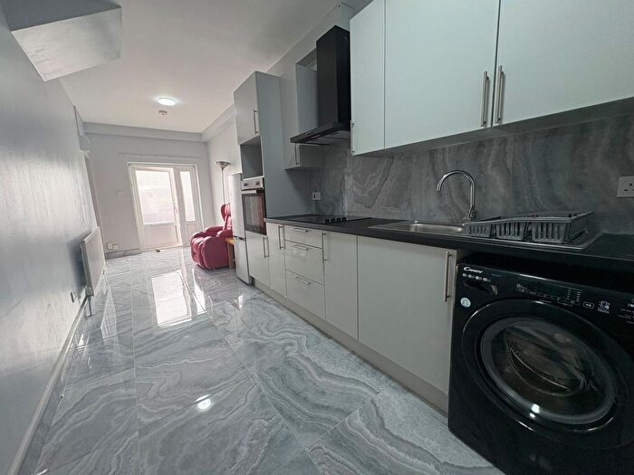 Studio To Rent In Carnanton Road, London, London, E17