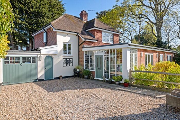 4 Bedroom Detached House For Sale In Willowhale Avenue, Aldwick, Bognor Regis, West Sussex, PO21