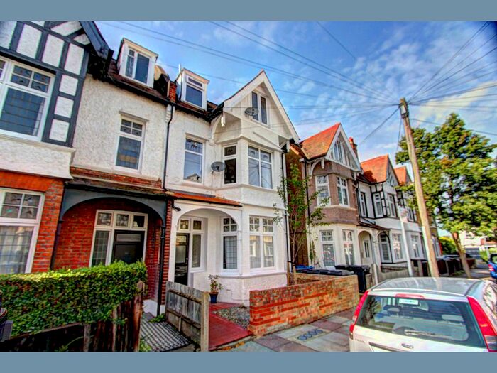 1 Bedroom Flat To Rent In Guilford Avenue, Surbiton, KT5