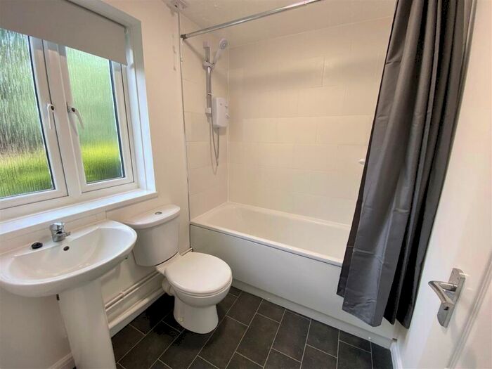 Studio To Rent In Walsingham Close, Hatfield, Herts, AL10